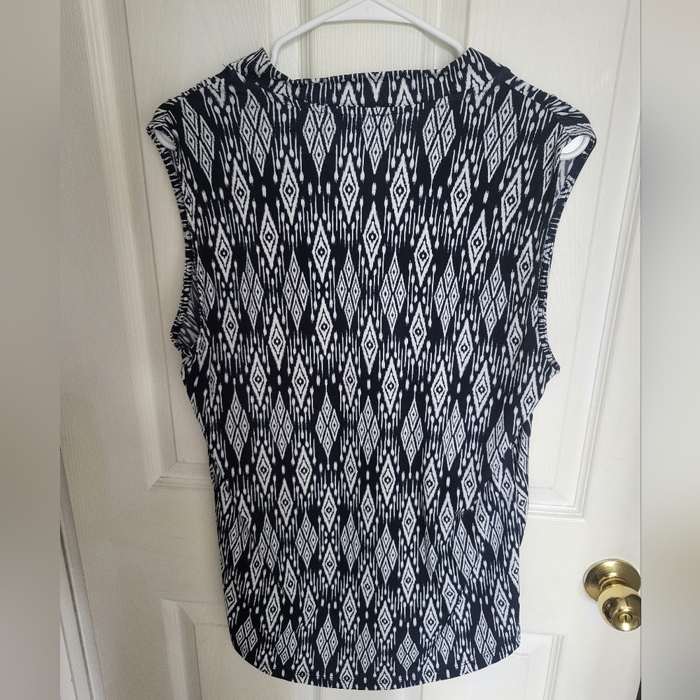 Jones New York Women's Black and White Patterned Top - Picture 4 of 7